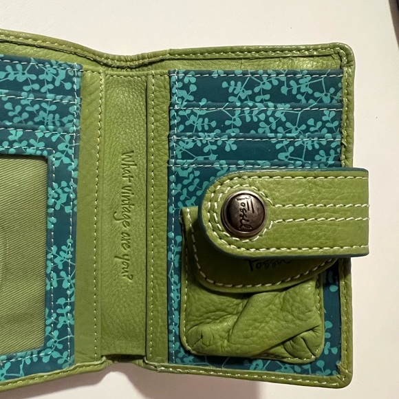Fossil Cream Floral Canvas Pouch with Green Trim & matching wallet! - Picture 7 of 8